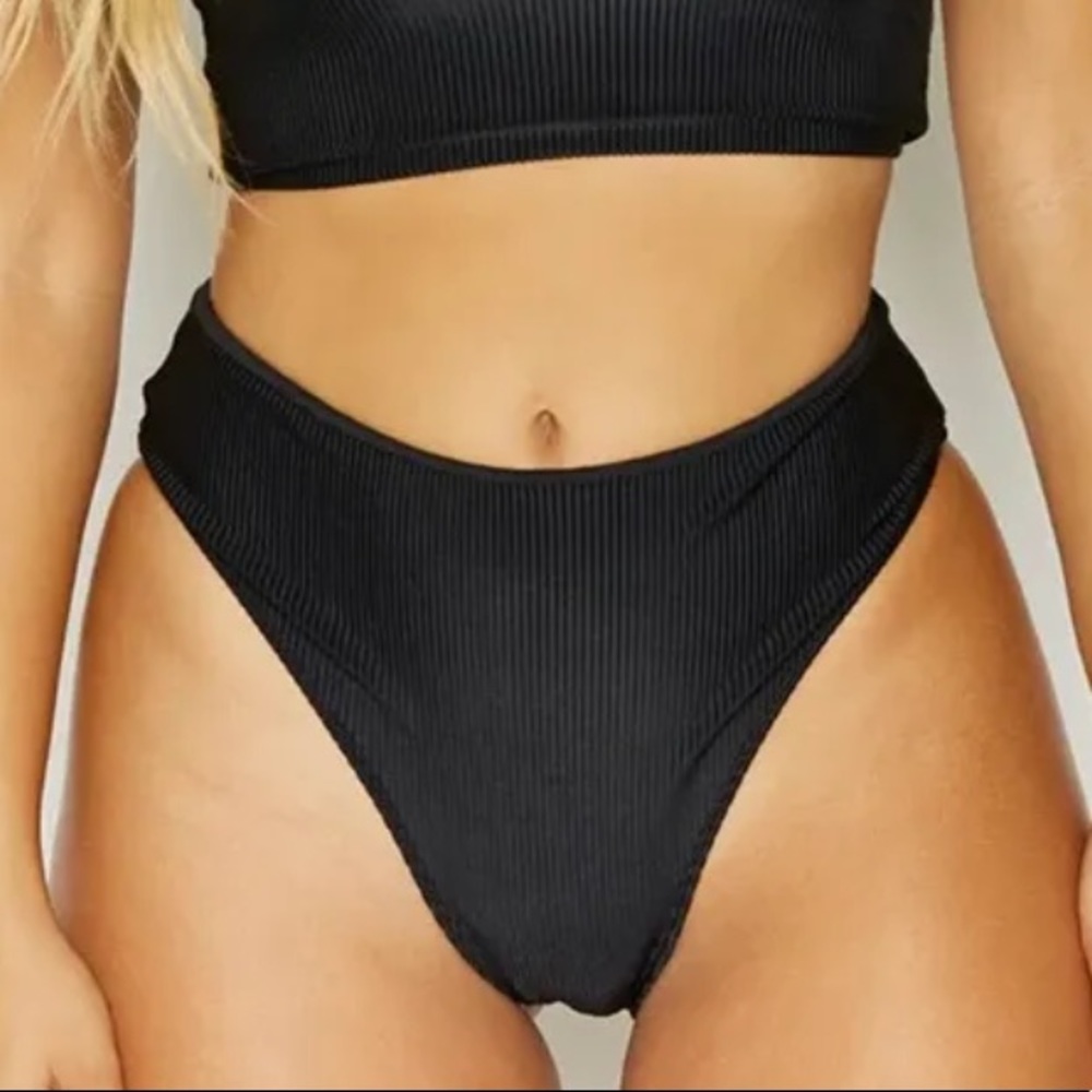 Frankies bikinis “Jenna” bottoms in black(PL)